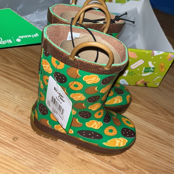 Girl Scout boots - Picture 5 of 7